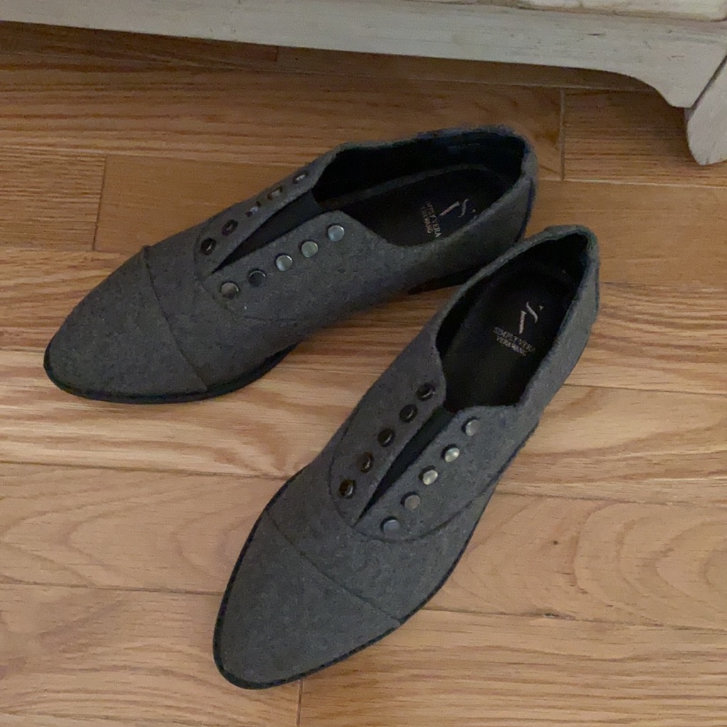 Brand New Vera Wang Flats Brand New Vera Wang Flats
